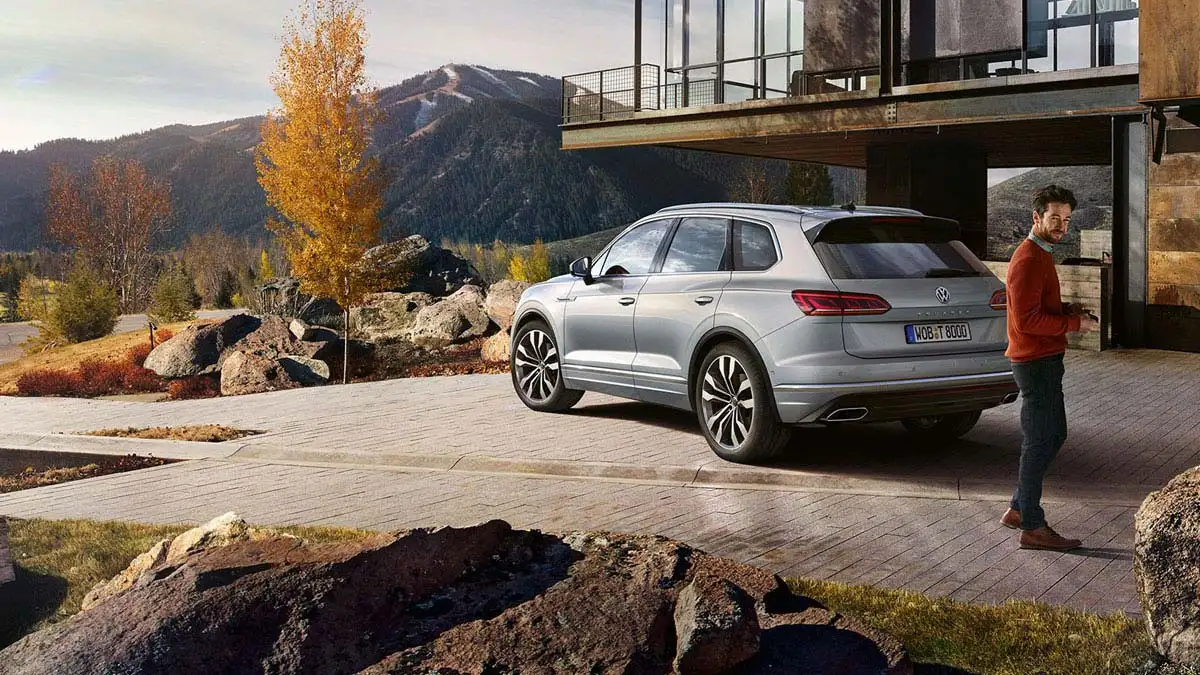 VW TOUAREG LUXURY &#8211; Màu Xanh