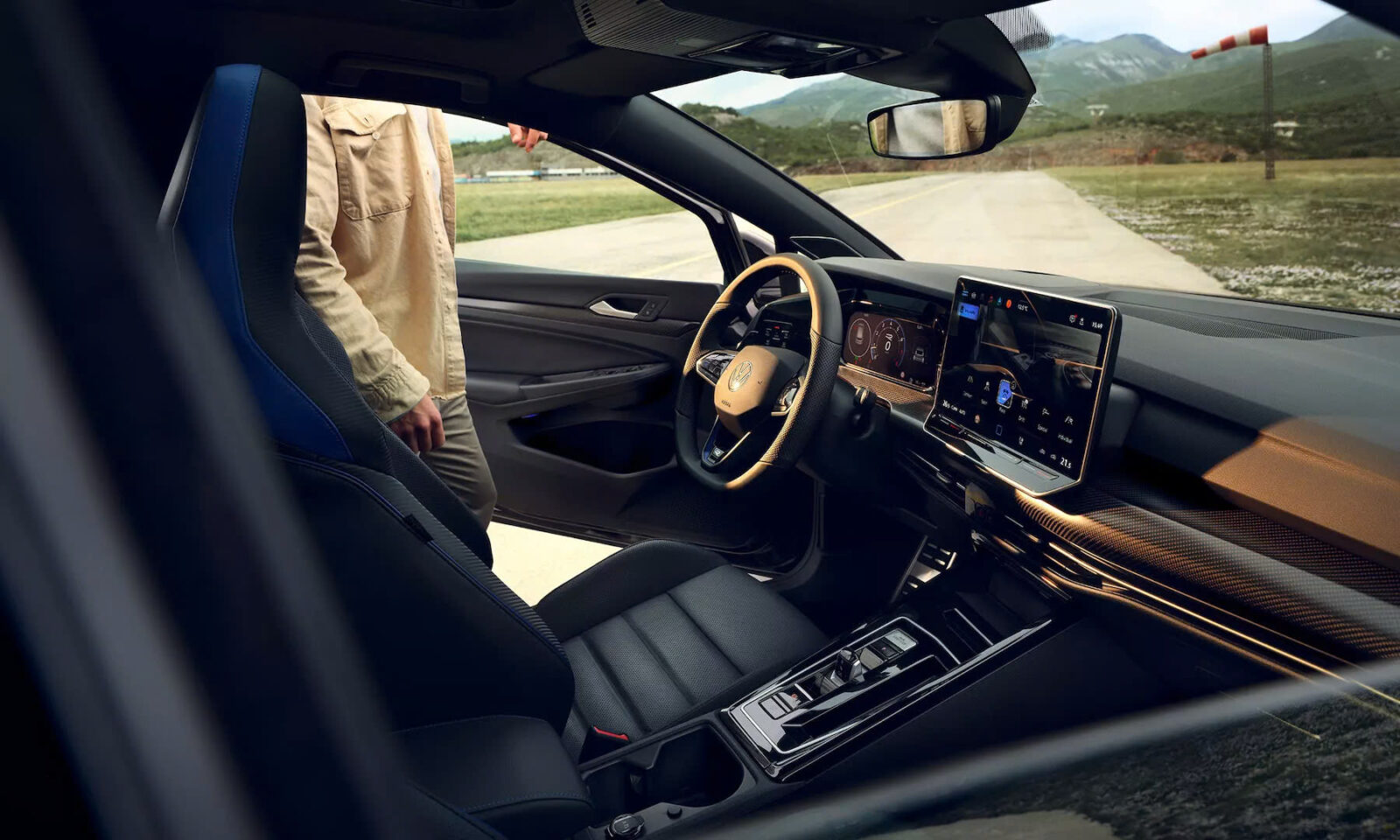 Volkswagen Golf 1.5 eTSI R-Line