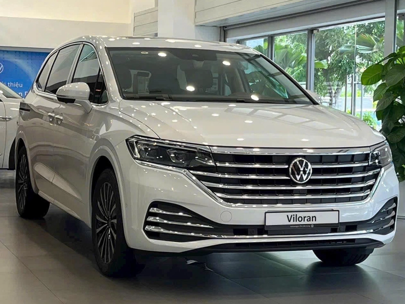 VW Viloran Luxury &#8211; Màu Đỏ 2024