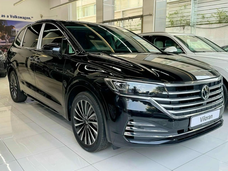 VW Viloran Luxury &#8211; Màu Đỏ 2024