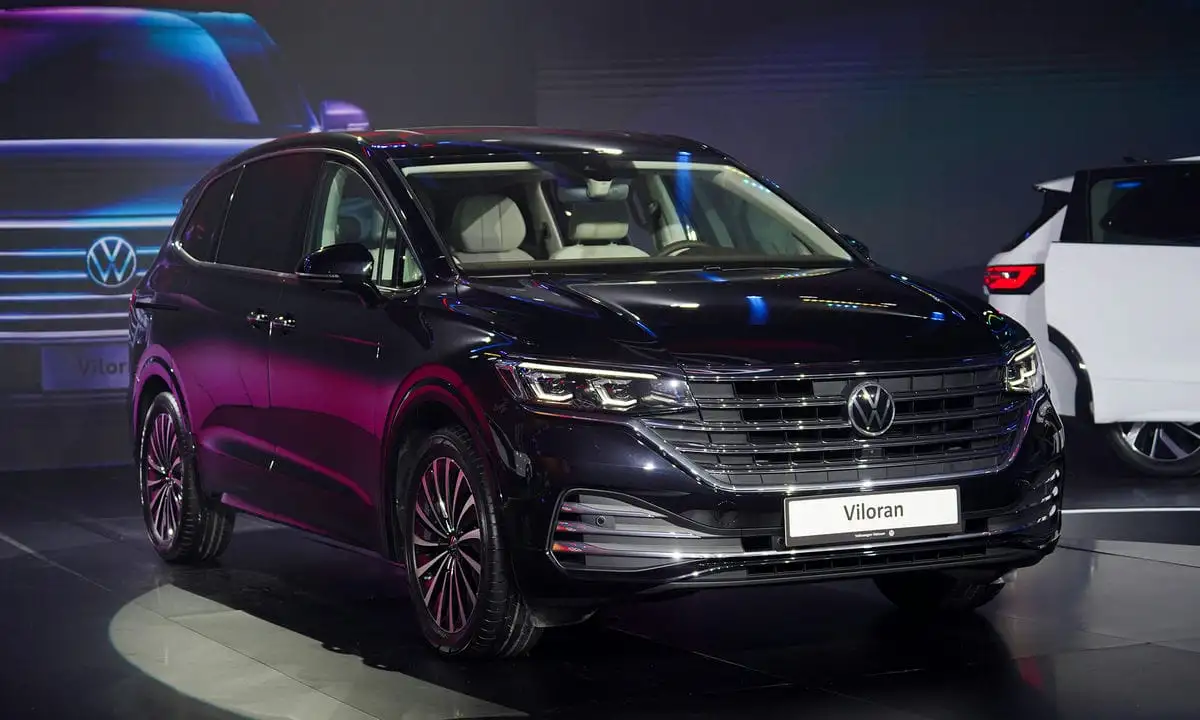 VW Viloran Luxury – Màu Đen 2025