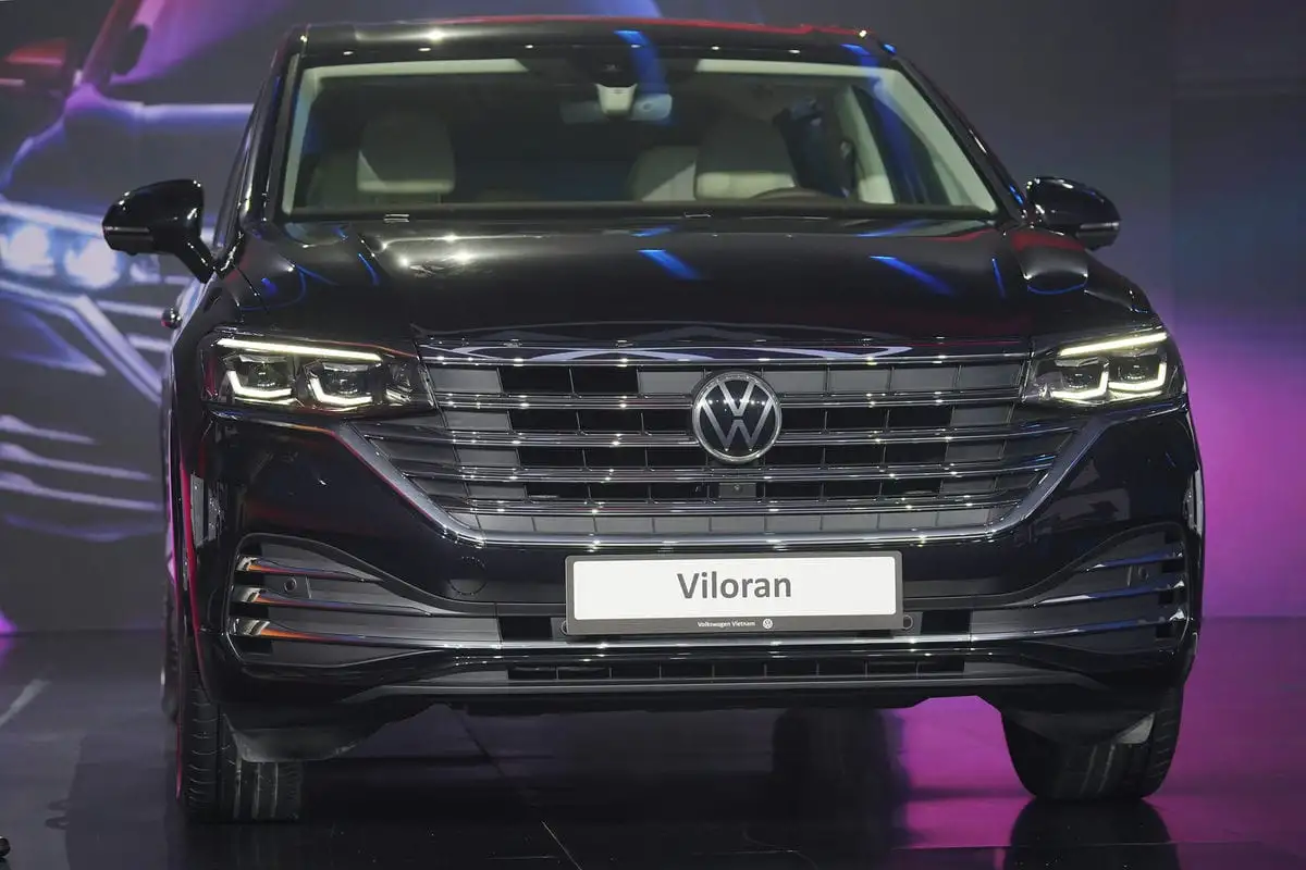 VW Viloran Luxury – Màu Đen 2025