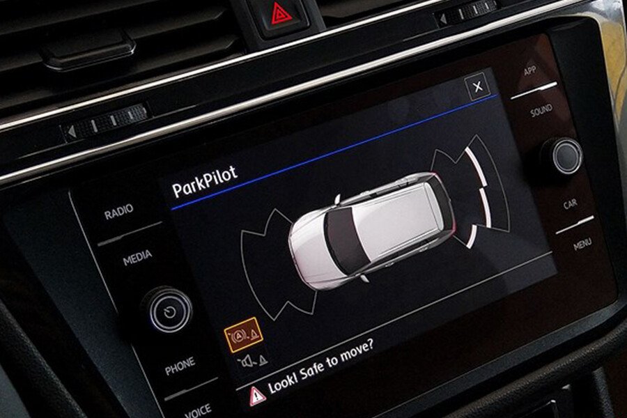 Volkswagen Tiguan Allspace 2.0L - Hình 12