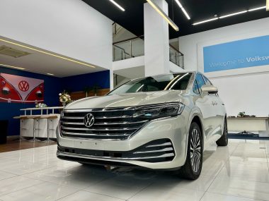 VW Viloran Luxury - Màu Bạc 2025