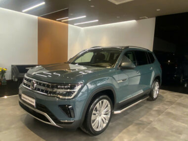 VW Teramont President Vip - Màu Xanh