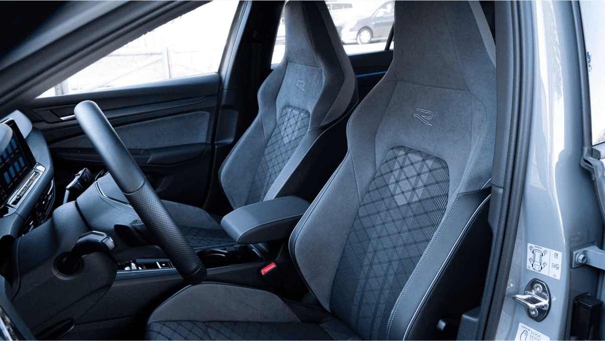 Volkswagen Golf 2025  | Hình ảnh chi tiết, Thông số kỹ thuật và Giá bán mới nhất