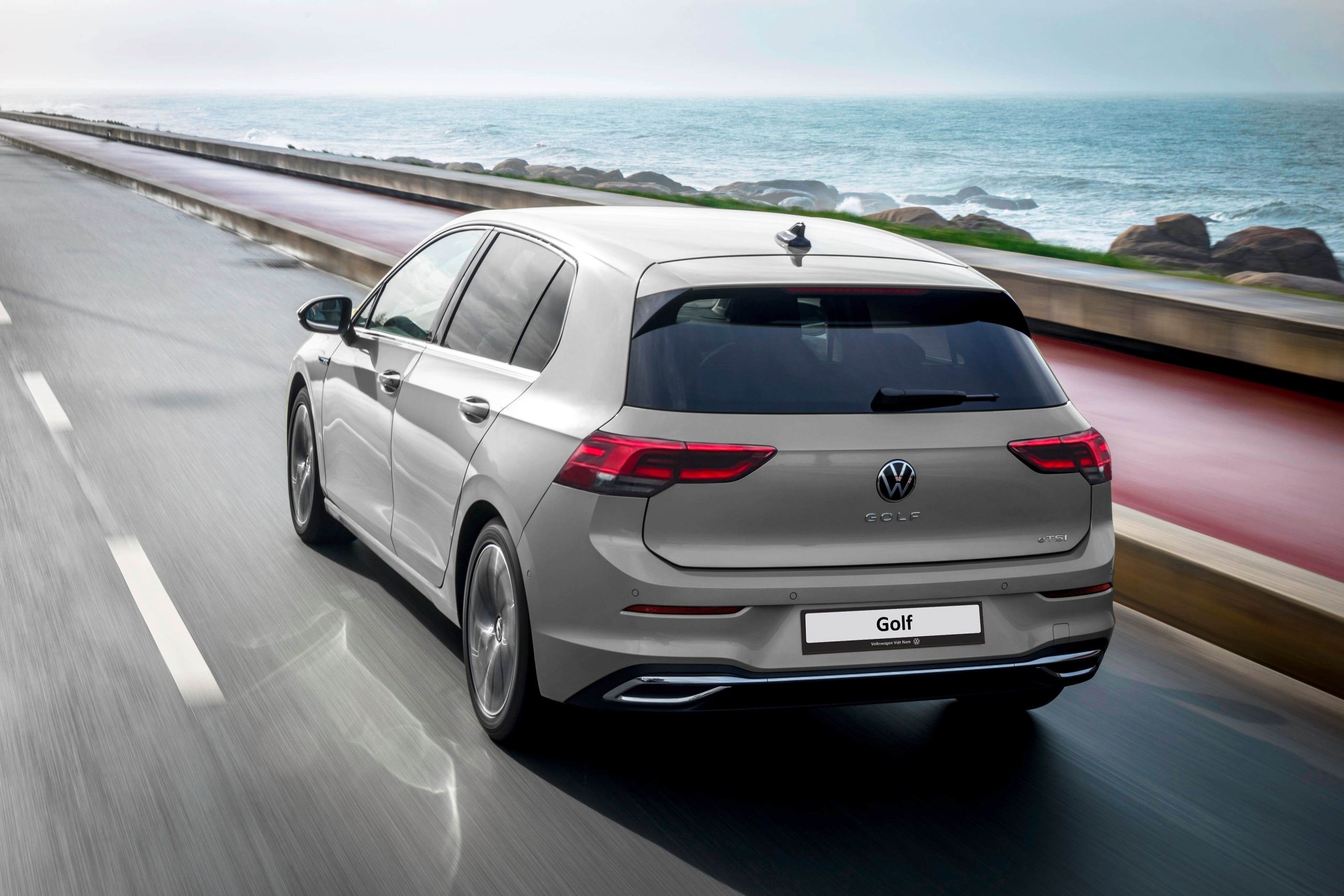 Volkswagen Golf 2025  | Hình ảnh chi tiết, Thông số kỹ thuật và Giá bán mới nhất