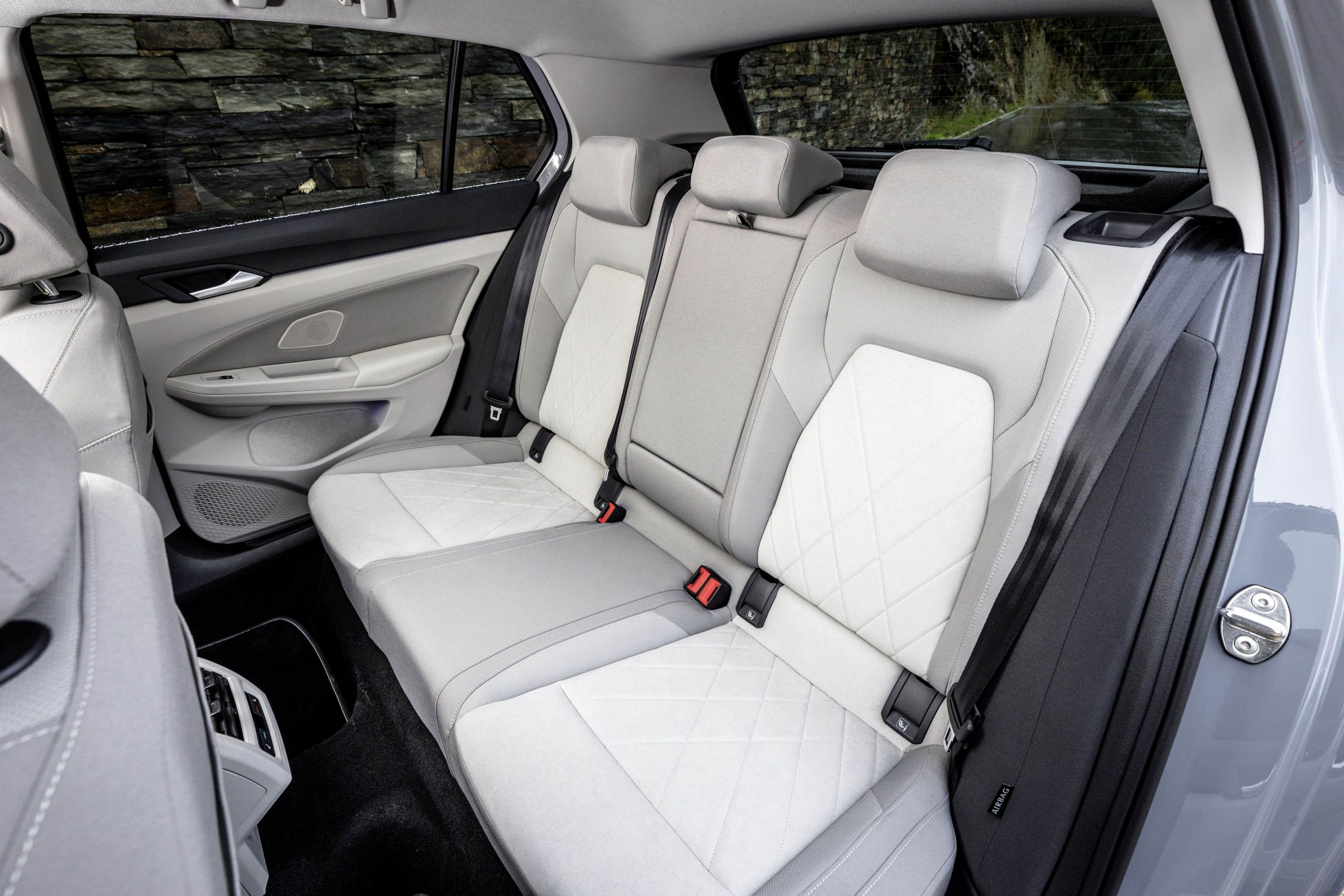 Volkswagen Golf 2025  | Hình ảnh chi tiết, Thông số kỹ thuật và Giá bán mới nhất